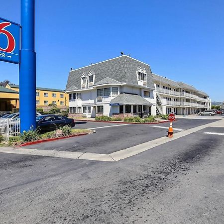 Motel 6-Oakland, Ca - Airport Bagian luar foto