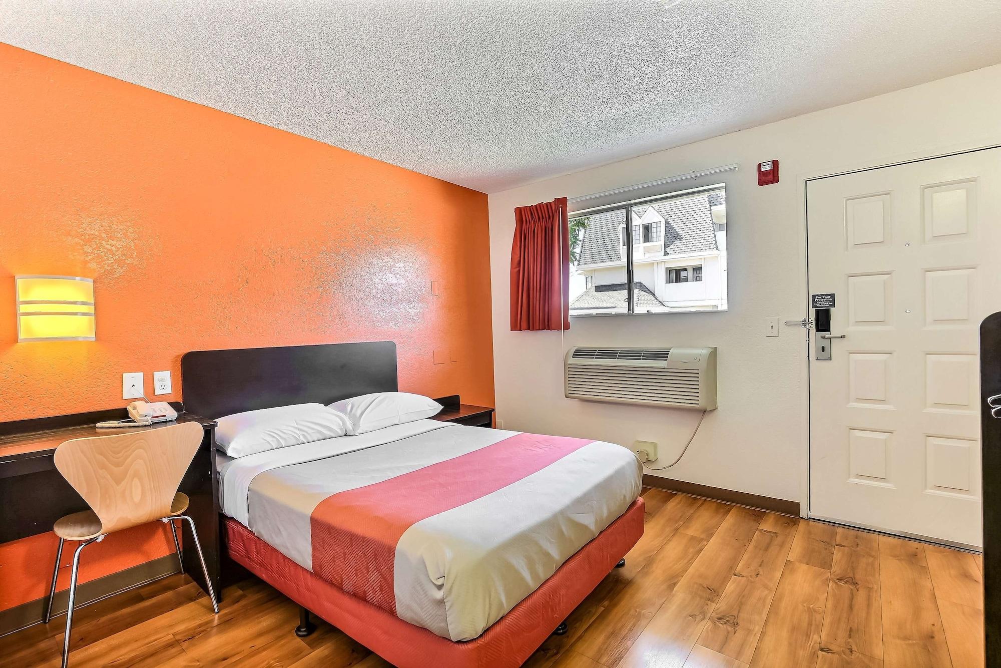 Motel 6-Oakland, Ca - Airport Bagian luar foto