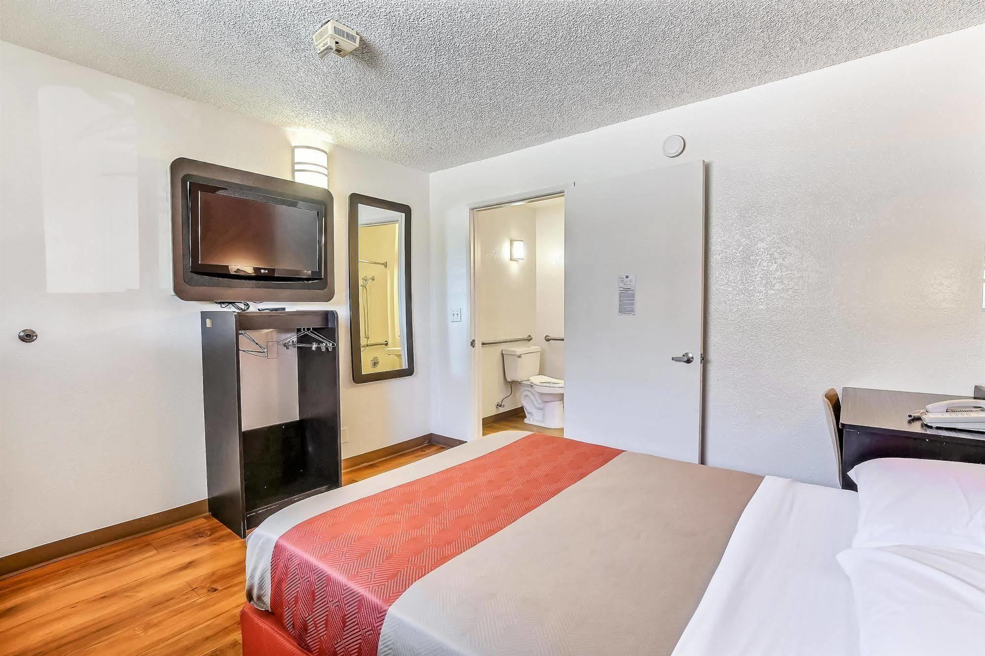 Motel 6-Oakland, Ca - Airport Bagian luar foto
