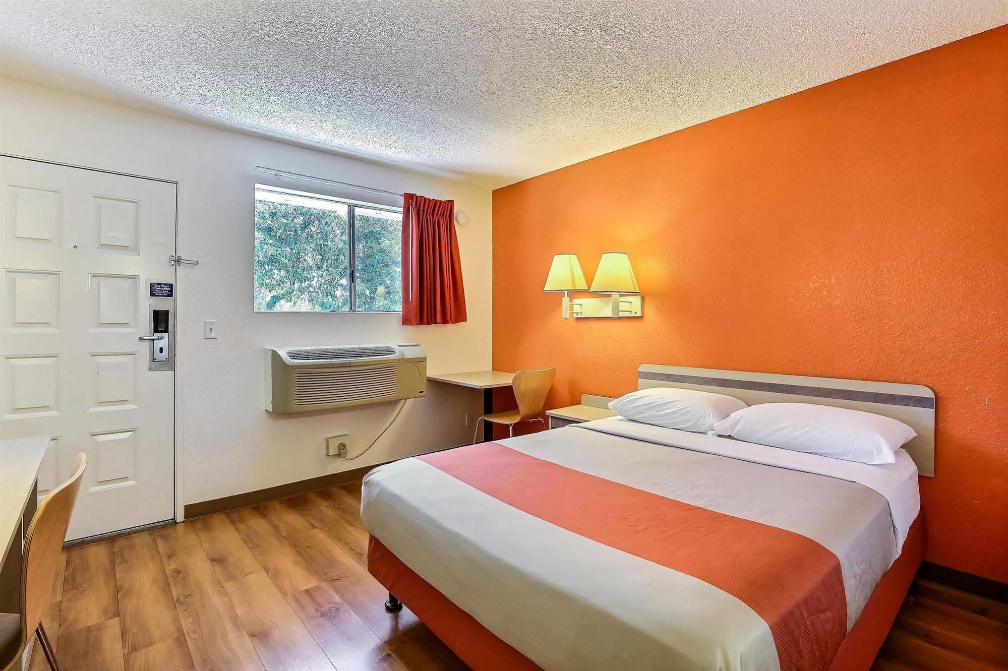 Motel 6-Oakland, Ca - Airport Bagian luar foto