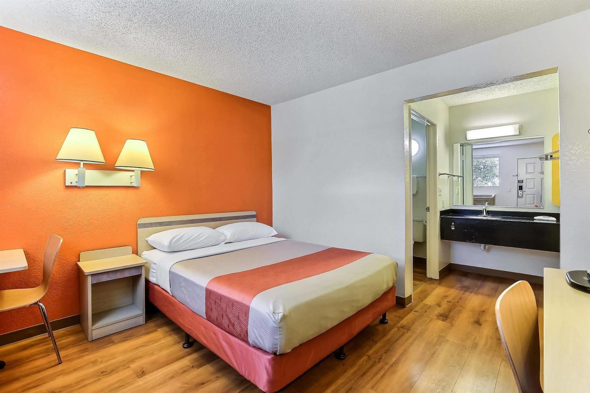 Motel 6-Oakland, Ca - Airport Bagian luar foto